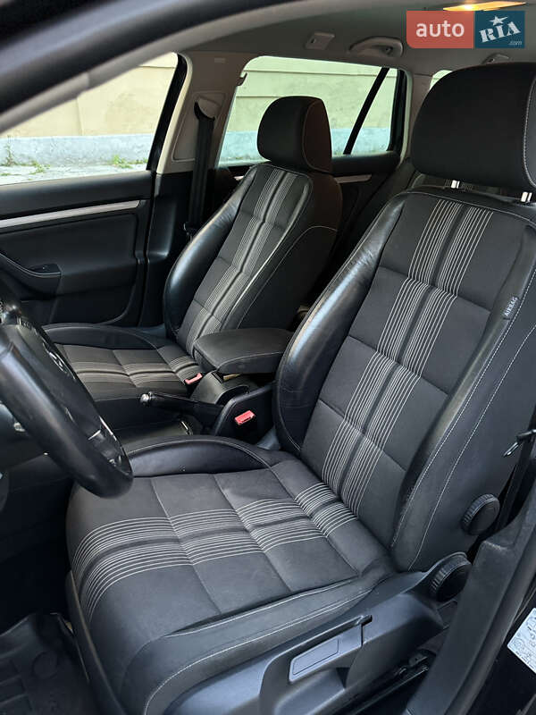 Универсал Volkswagen Golf 2013 в Киеве