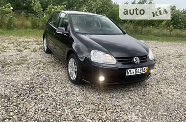 Хэтчбек Volkswagen Golf 2006 в Калуше