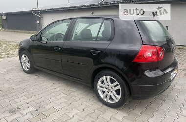 Хэтчбек Volkswagen Golf 2006 в Калуше