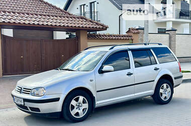 Универсал Volkswagen Golf 2004 в Ровно