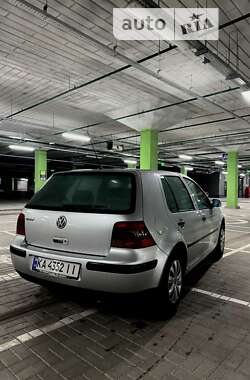 Хетчбек Volkswagen Golf 2001 в Києві