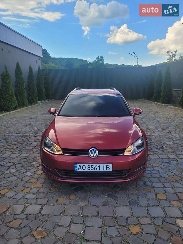 Універсал Volkswagen Golf 2014 в Мукачевому