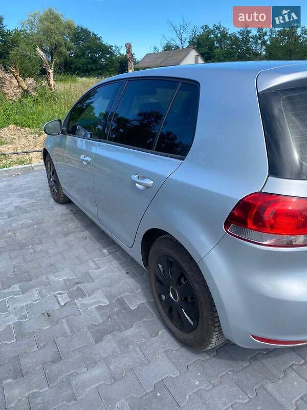 Хетчбек Volkswagen Golf 2009 в Києві