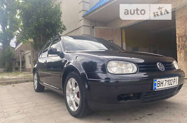 Хетчбек Volkswagen Golf 2003 в Татарбунарах