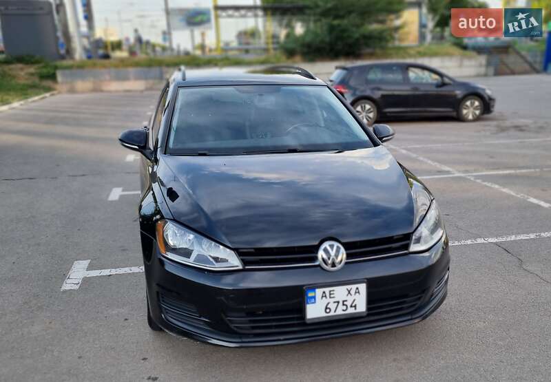 Универсал Volkswagen Golf 2016 в Днепре