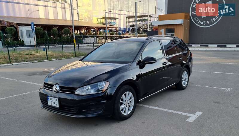Универсал Volkswagen Golf 2016 в Днепре