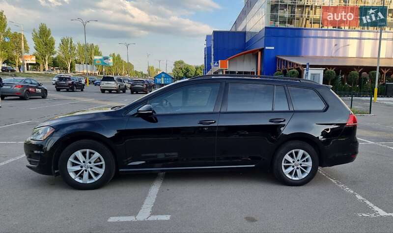 Универсал Volkswagen Golf 2016 в Днепре