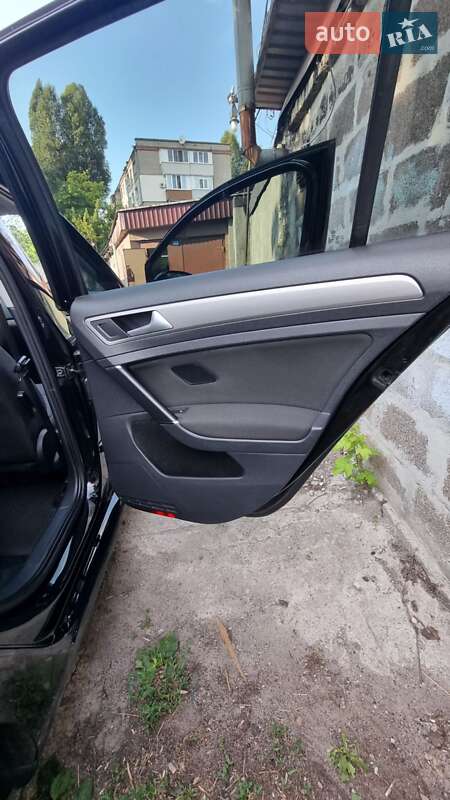 Универсал Volkswagen Golf 2016 в Днепре