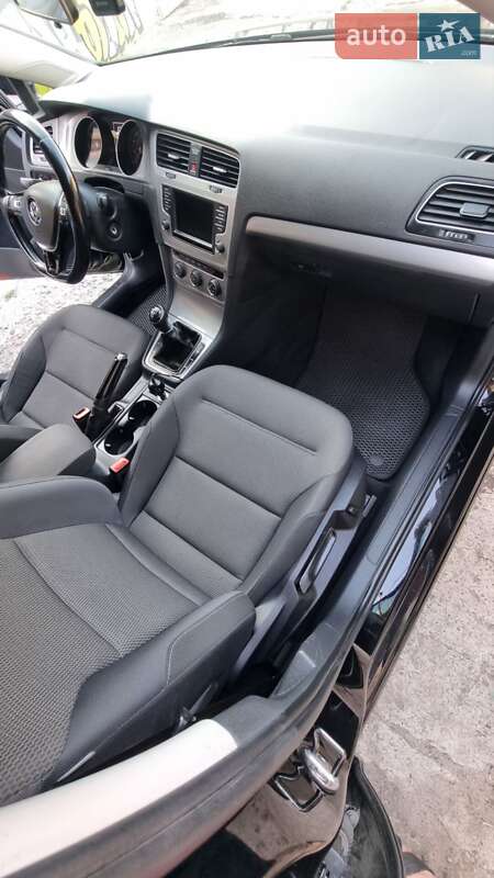 Универсал Volkswagen Golf 2016 в Днепре