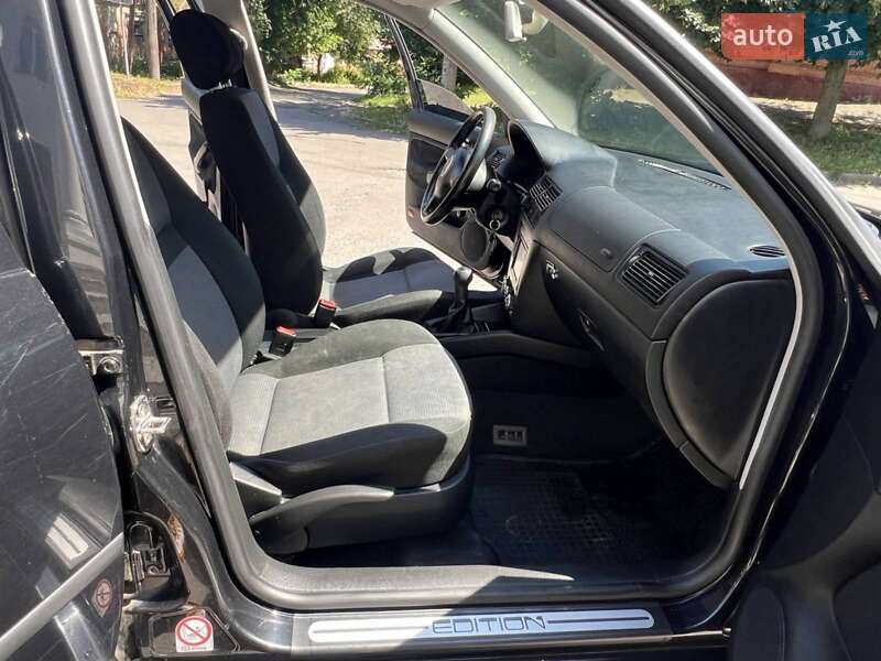 Хэтчбек Volkswagen Golf 2000 в Полтаве
