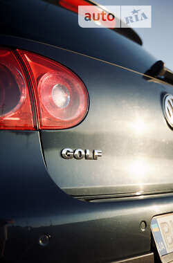 Хетчбек Volkswagen Golf 2008 в Рівному