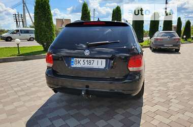 Універсал Volkswagen Golf 2010 в Сарнах