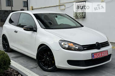 Хэтчбек Volkswagen Golf 2010 в Львове