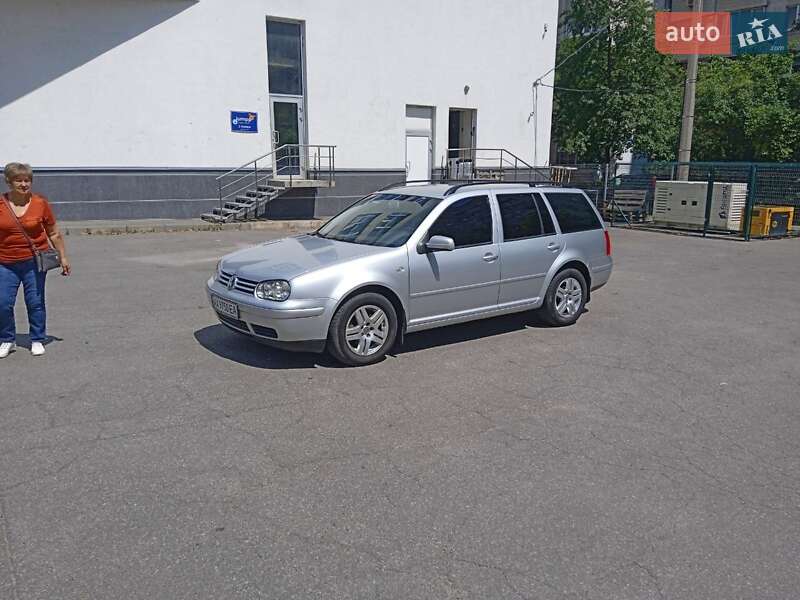 Універсал Volkswagen Golf 2005 в Ужгороді