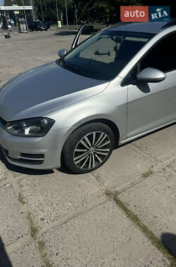 Універсал Volkswagen Golf 2013 в Львові
