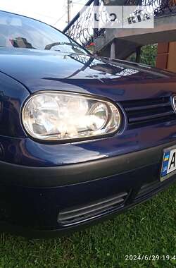 Хэтчбек Volkswagen Golf 2003 в Надворной