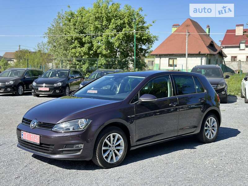 Хетчбек Volkswagen Golf 2015 в Рівному