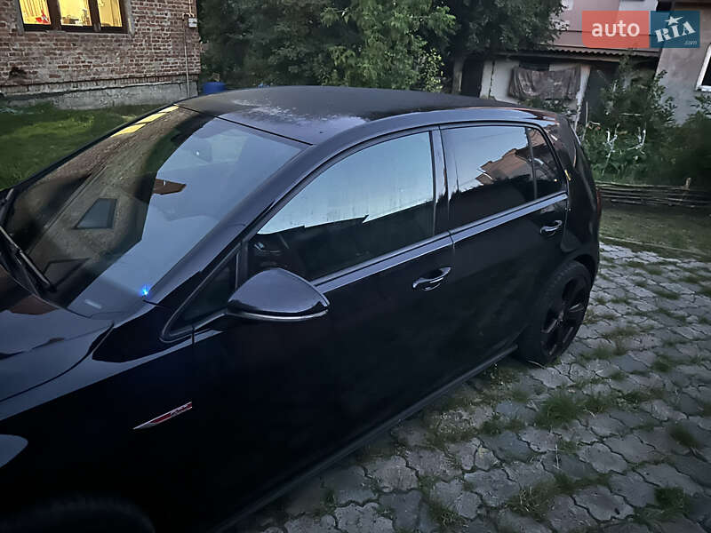 Хэтчбек Volkswagen Golf 2013 в Львове