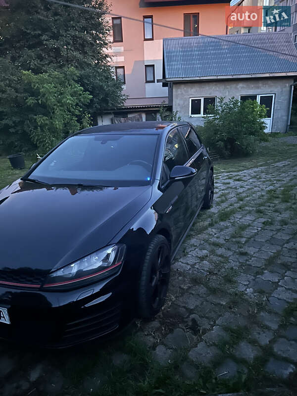 Хэтчбек Volkswagen Golf 2013 в Львове