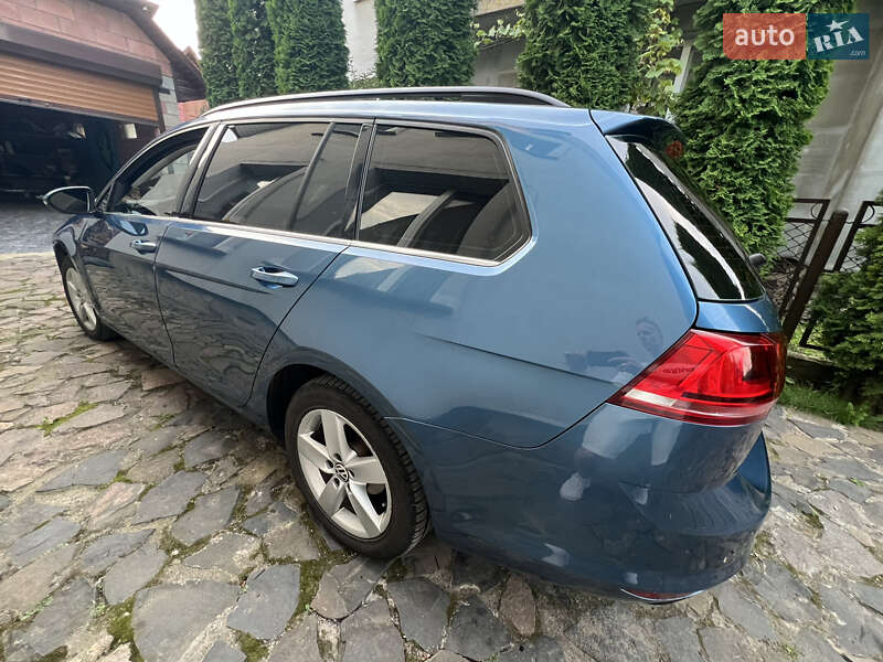 Універсал Volkswagen Golf 2015 в Рівному