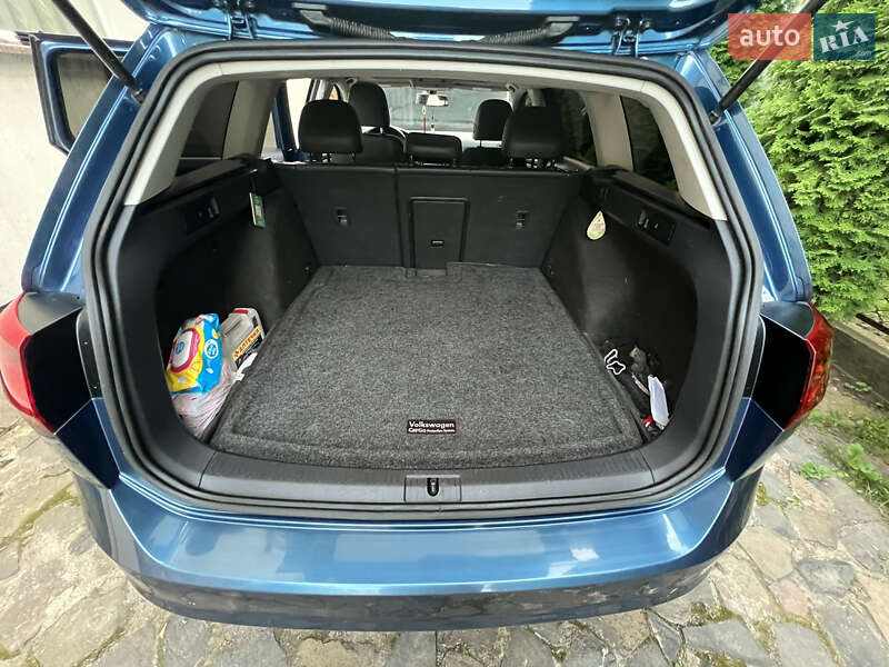 Універсал Volkswagen Golf 2015 в Рівному