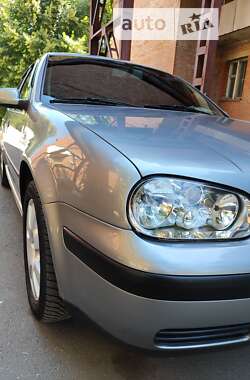 Хетчбек Volkswagen Golf 2001 в Полтаві