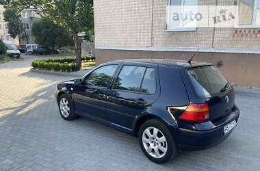 Хэтчбек Volkswagen Golf 2003 в Могилев-Подольске