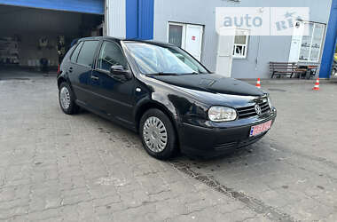 Хетчбек Volkswagen Golf 2002 в Ковелі