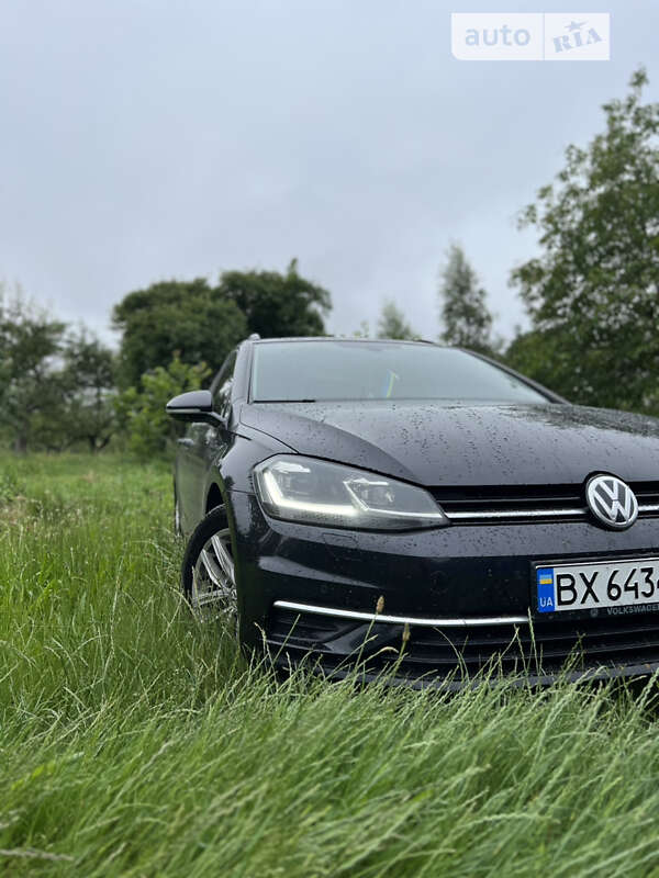 Универсал Volkswagen Golf 2017 в Хмельницком