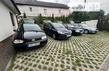 Хетчбек Volkswagen Golf 2001 в Звягелі