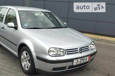 Хетчбек Volkswagen Golf 2001 в Києві