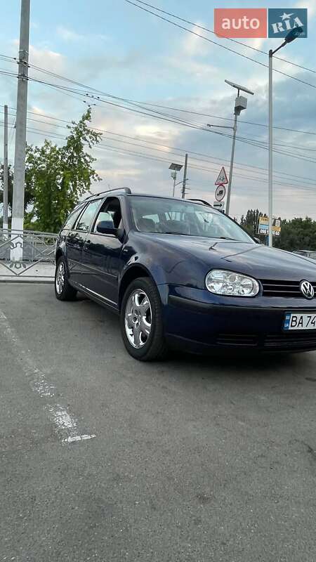 Універсал Volkswagen Golf 2002 в Кропивницькому
