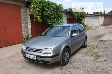 Хетчбек Volkswagen Golf 2004 в Києві