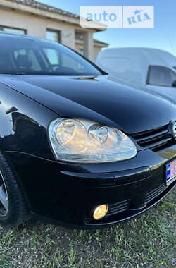 Хетчбек Volkswagen Golf 2008 в Луцьку