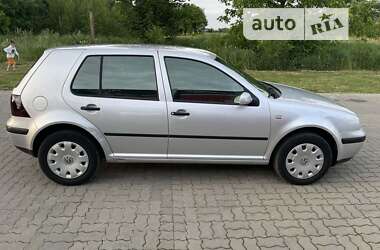 Хэтчбек Volkswagen Golf 2003 в Стрые