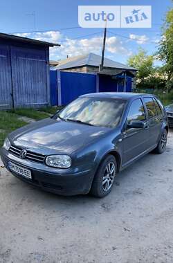 Хэтчбек Volkswagen Golf 2002 в Глухове