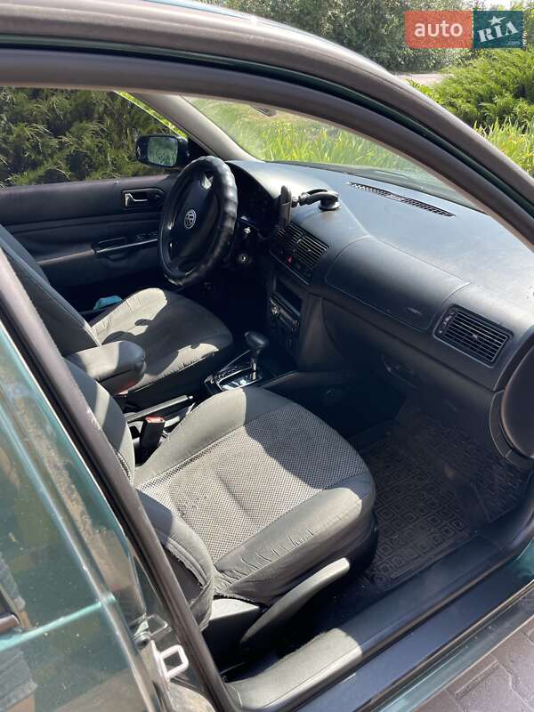 Хетчбек Volkswagen Golf 2000 в Згурівці