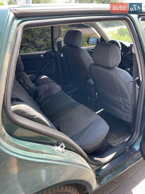 Хетчбек Volkswagen Golf 2000 в Згурівці