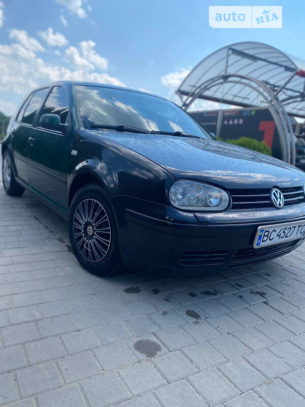 Хетчбек Volkswagen Golf 1998 в Старому Самборі