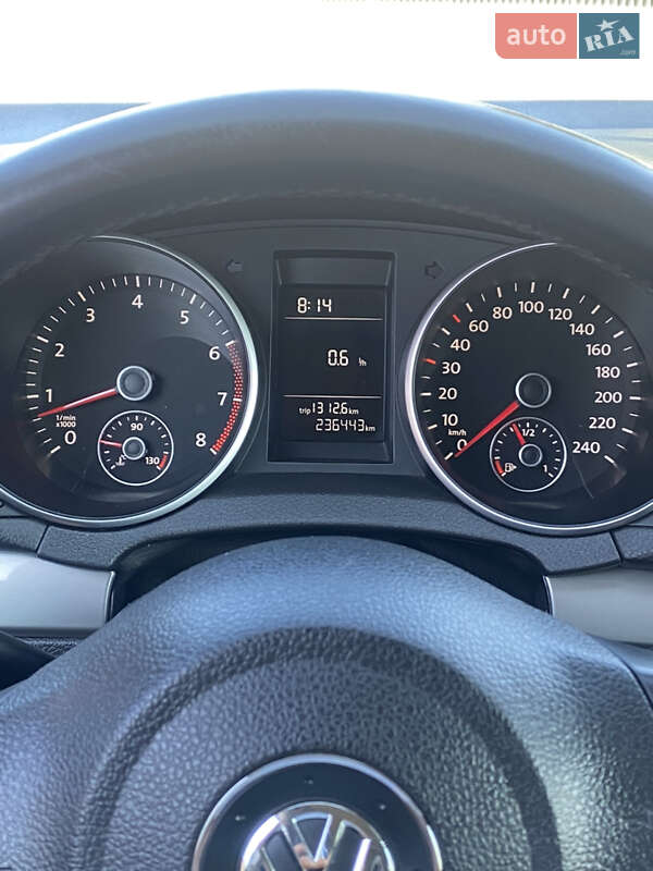 Хэтчбек Volkswagen Golf 2011 в Львове