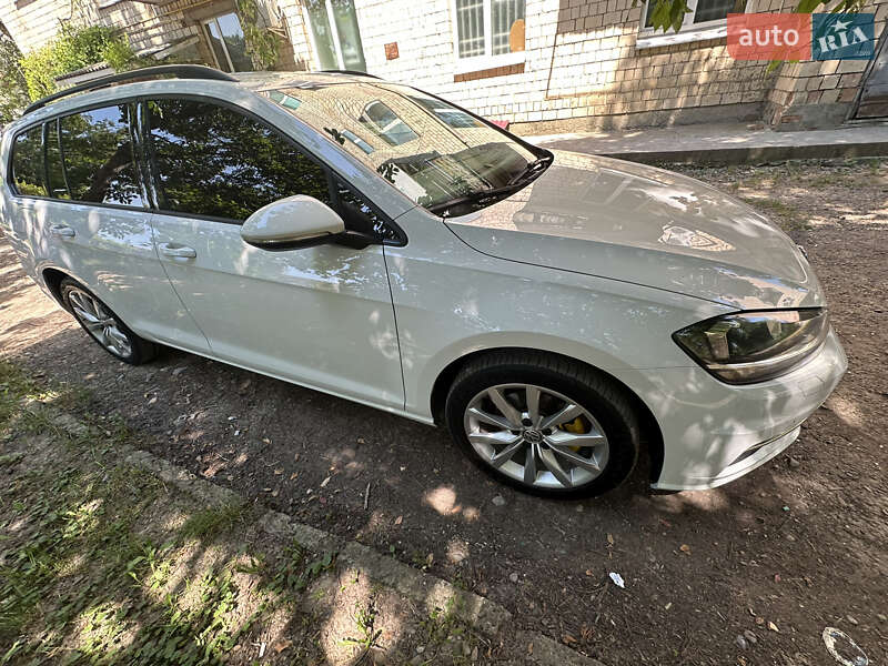 Универсал Volkswagen Golf 2018 в Хотине