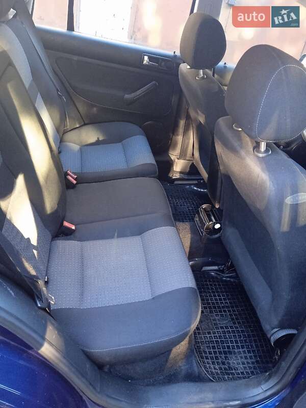 Универсал Volkswagen Golf 2003 в Львове