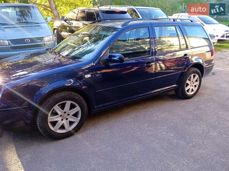 Универсал Volkswagen Golf 2003 в Львове