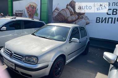 Хэтчбек Volkswagen Golf 2002 в Киеве