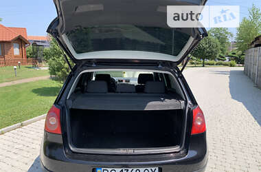 Хэтчбек Volkswagen Golf 2005 в Яворове