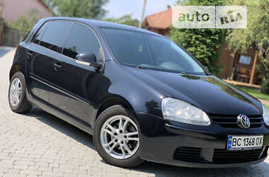 Хэтчбек Volkswagen Golf 2005 в Яворове