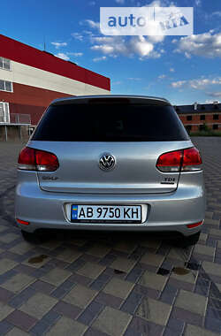 Хэтчбек Volkswagen Golf 2010 в 