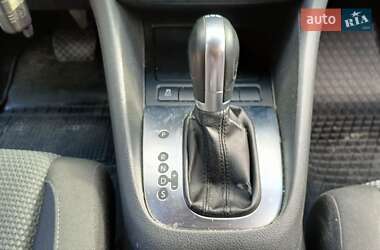 Хэтчбек Volkswagen Golf 2012 в 