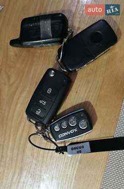 Хэтчбек Volkswagen Golf 2012 в 