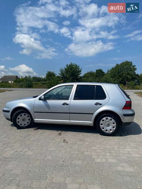 Хэтчбек Volkswagen Golf 2002 в Виннице